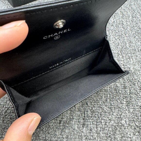 CHANEL Leather Wallet 450-082125 - Picture 9 of 12